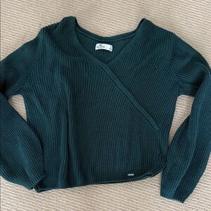 Hollister Women's Deep Green V-Neck Sweater
